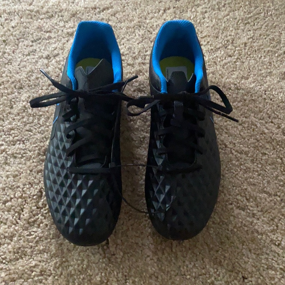 Nike size 6.5 cleats Tiempo NWT